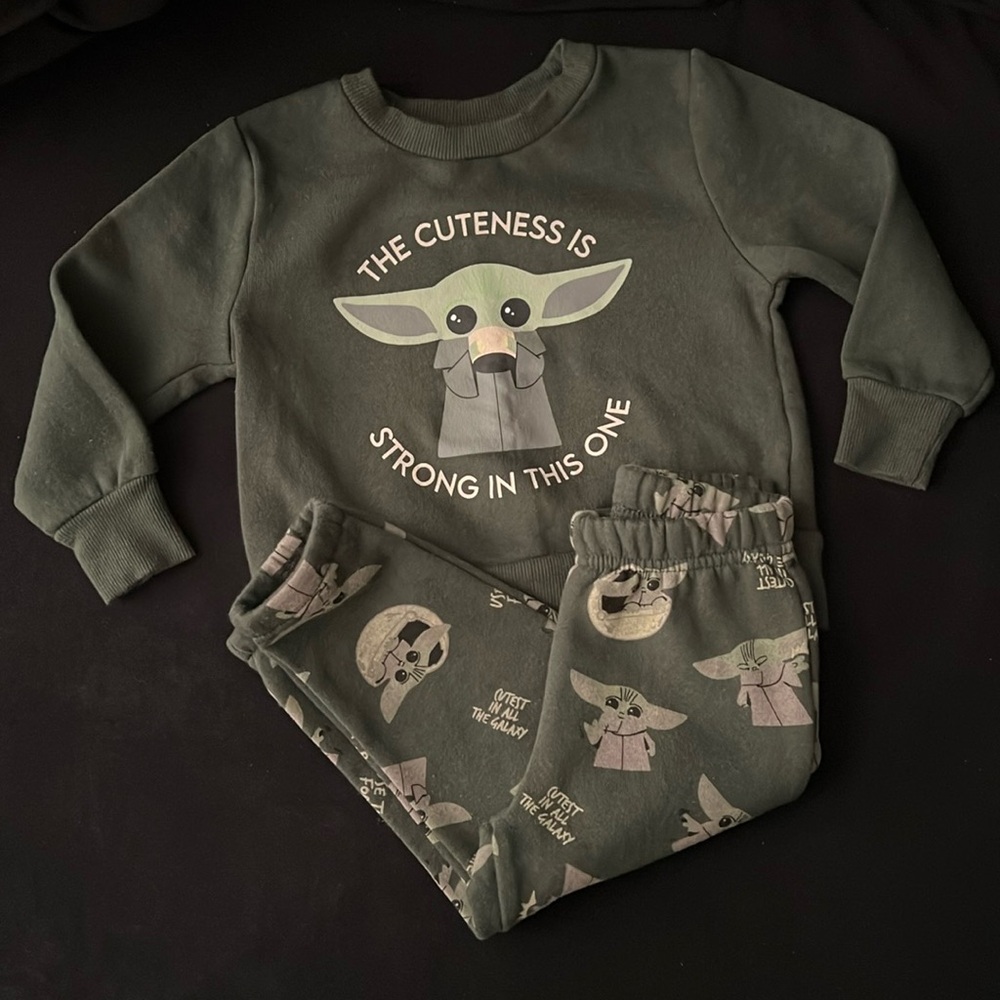 Star Wars Grogu matching Sweater and sweatpants. Baby boy size 18 months.